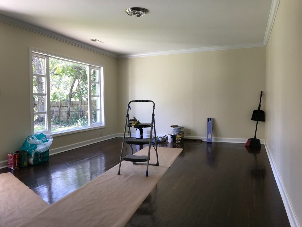 935 Pauline Ave - Photo 3 of 16
