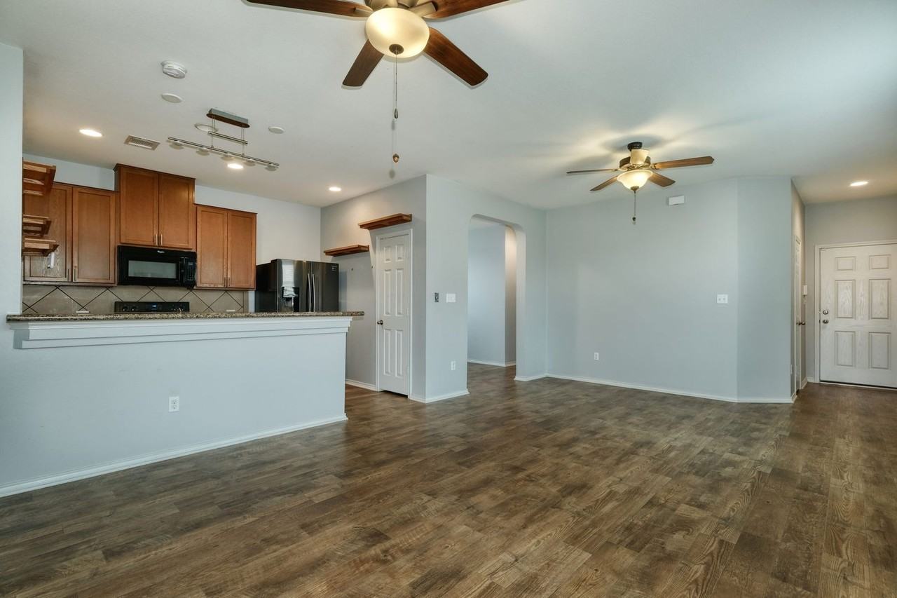 451 New Bridge Dr - Photo 2 of 12