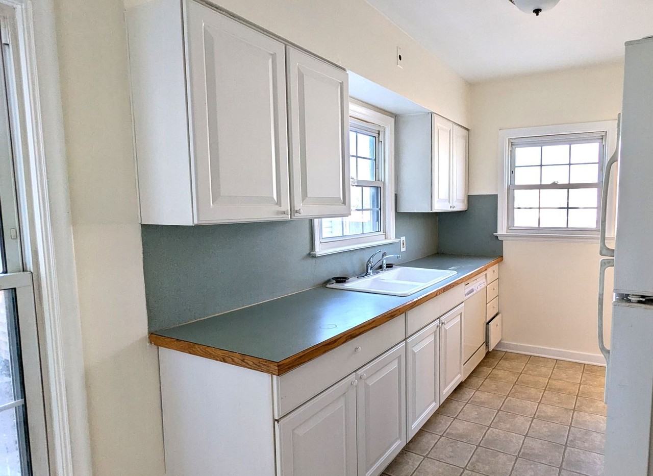 1383 Montague Ave - Photo 3 of 14