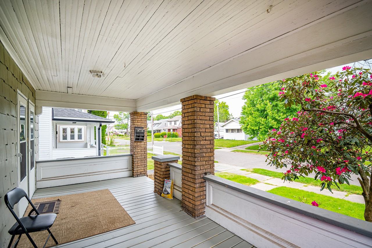 402 East York Street - Photo 2 of 27