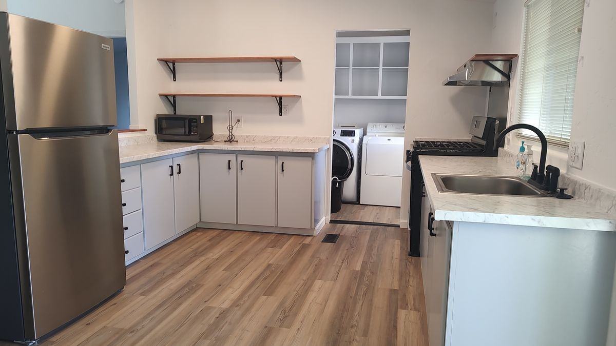 972 L St - Photo 3 of 12