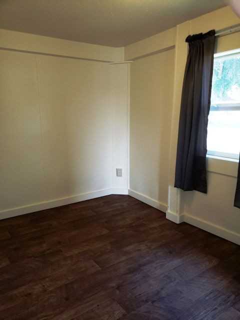 802 Howard Ave - Photo 4 of 6