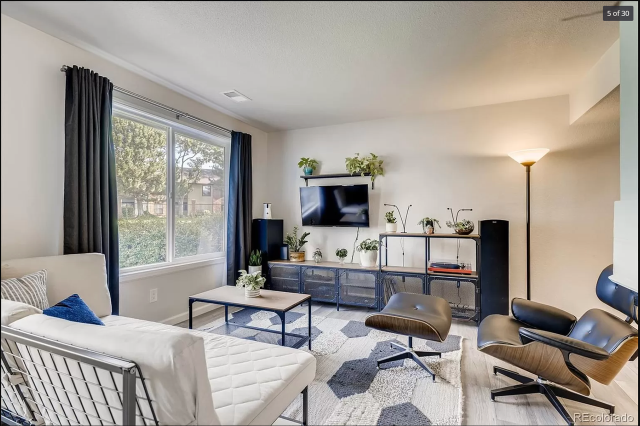 4523 S Hannibal St - Photo 3 of 14