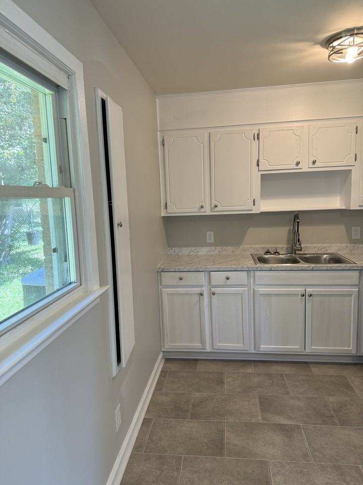 507 Sterling St #NA - Photo 2 of 10