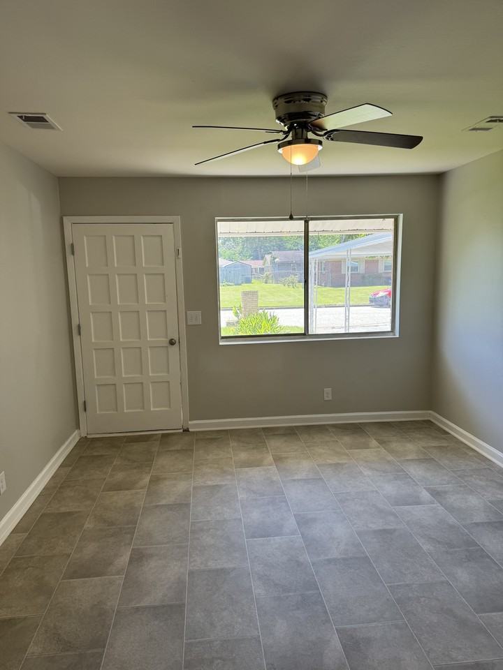 507 Sterling St #NA - Photo 3 of 10