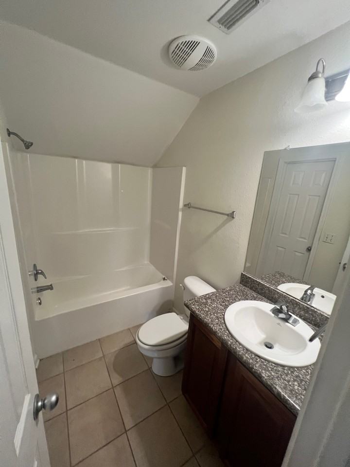 13126 Tracewood Dr #A - Photo 5 of 8