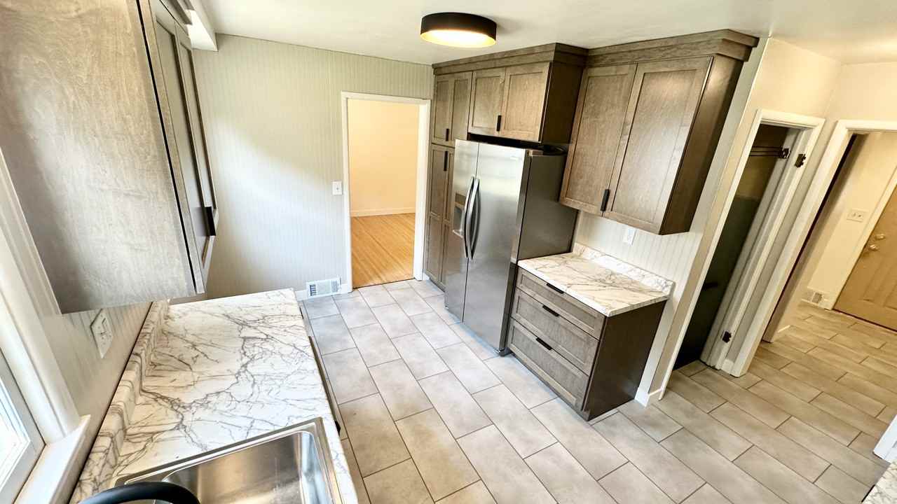2101 S 6th Ave #NA - Photo 2 of 19