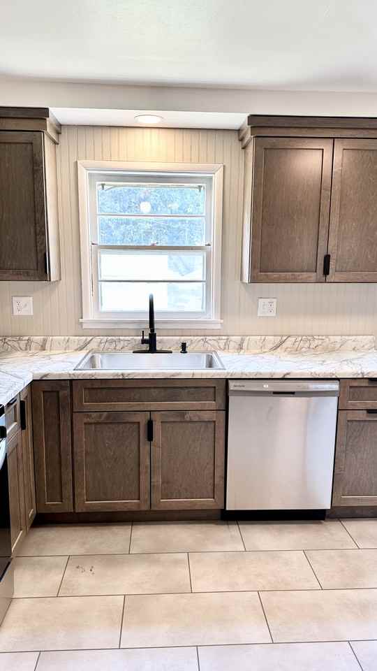 2101 S 6th Ave #NA - Photo 4 of 19