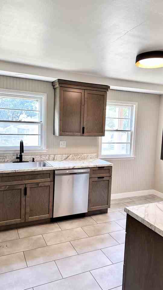 2101 S 6th Ave #NA - Photo 5 of 19