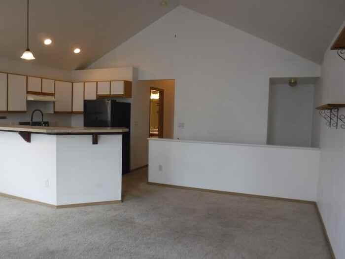 732 Skyla Ct Apt A - Photo 2 of 26