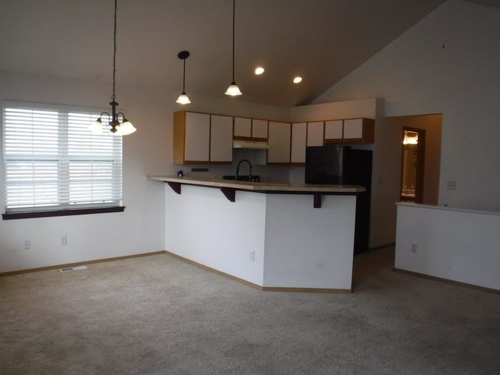 732 Skyla Ct Apt A - Photo 3 of 26