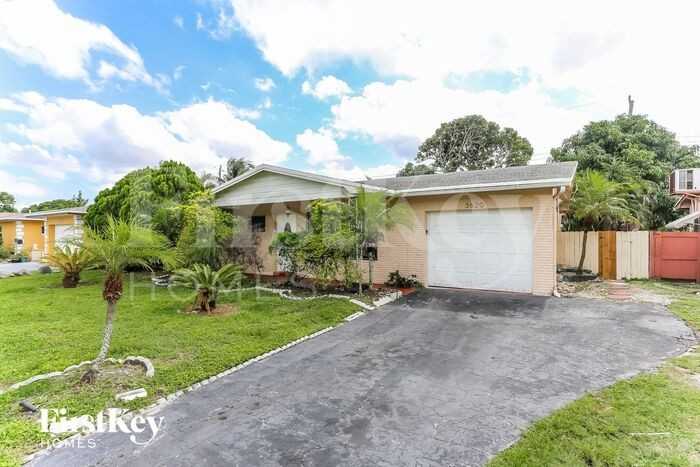 3620 Nw 29th St - Photo 2 of 15