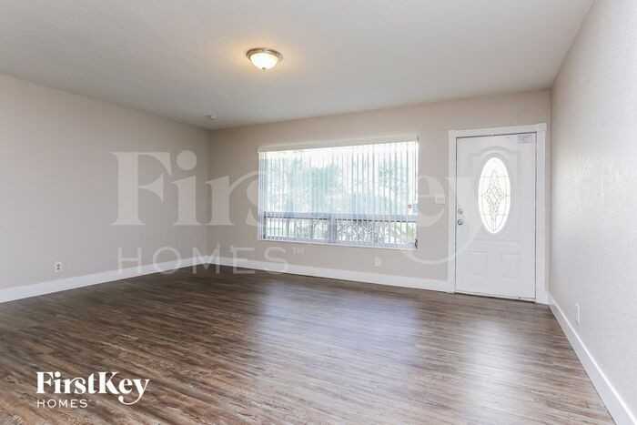 3620 Nw 29th St - Photo 3 of 15