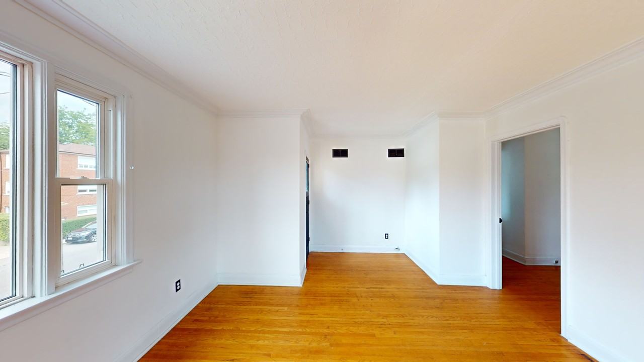 ST CLAIR AVE W & VAUGHAN RD - Photo 3 of 20