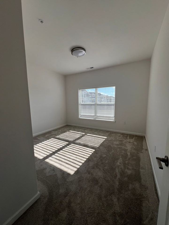 Hidden Creek Apartments - Photo 2 of 7