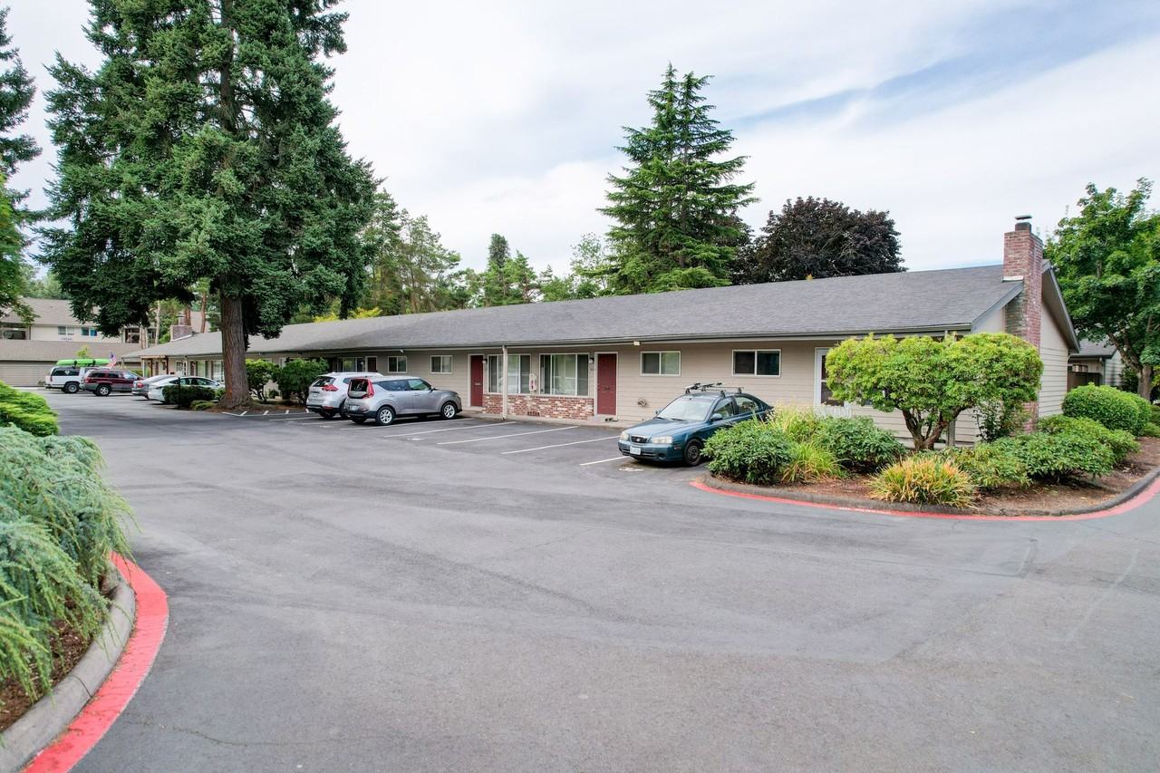 Fairway Village - Photo 4 of 23