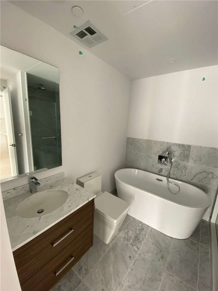 488 Residences Of 488 #1 - Photo 5 of 10