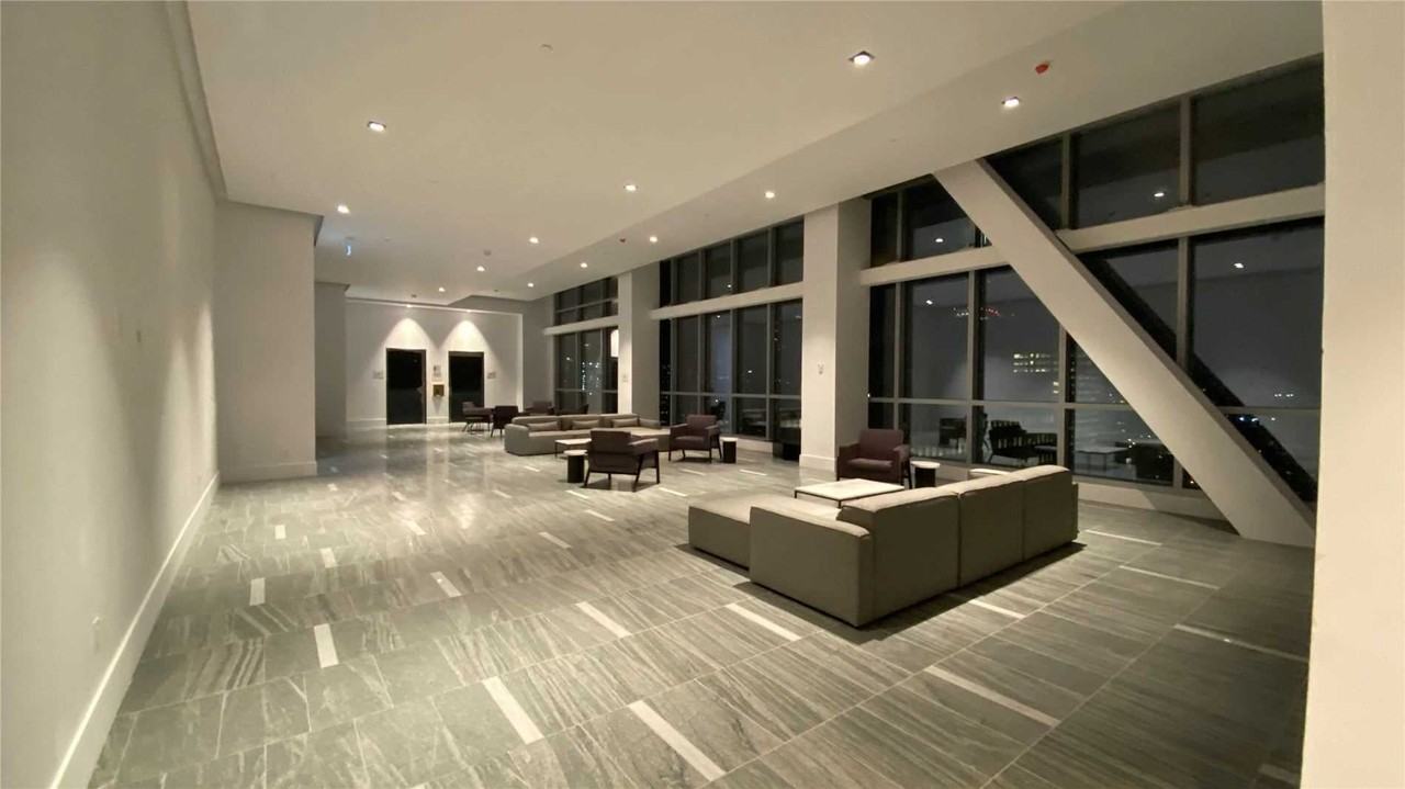 488 Residences Of 488 #1 - Photo 7 of 10
