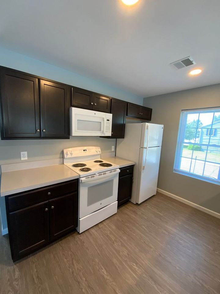 200 LARKSPUR LANE - Photo 3 of 22