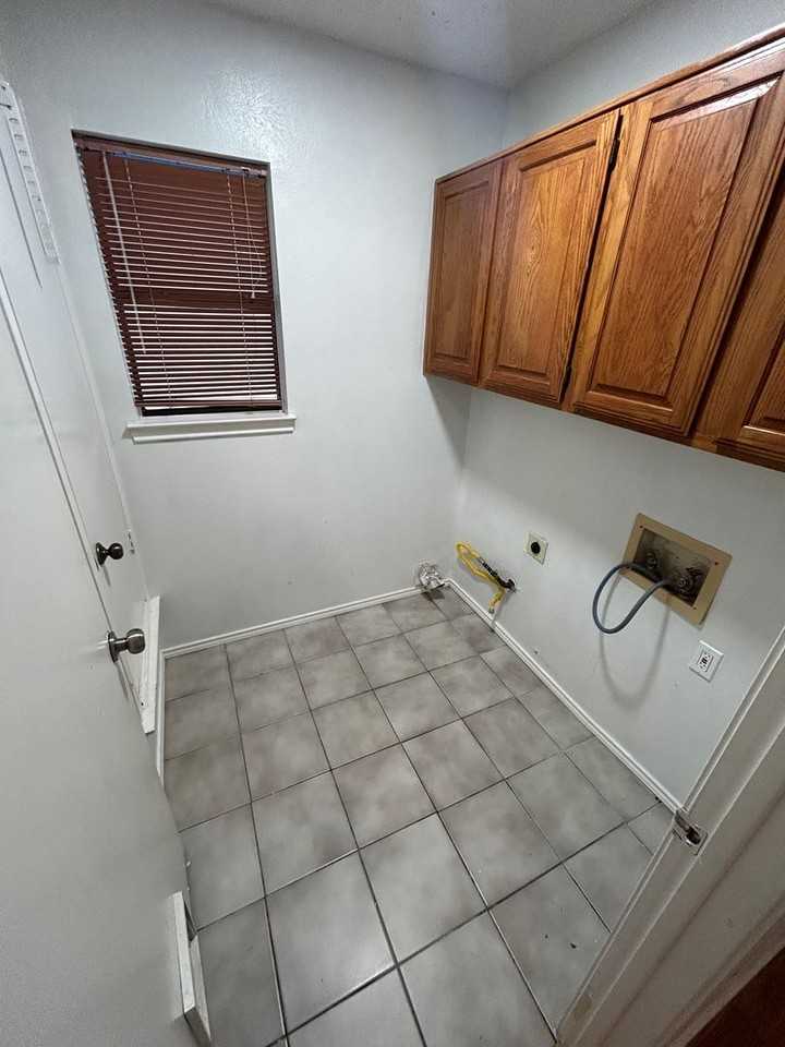 3702 Bond St - Photo 6 of 22