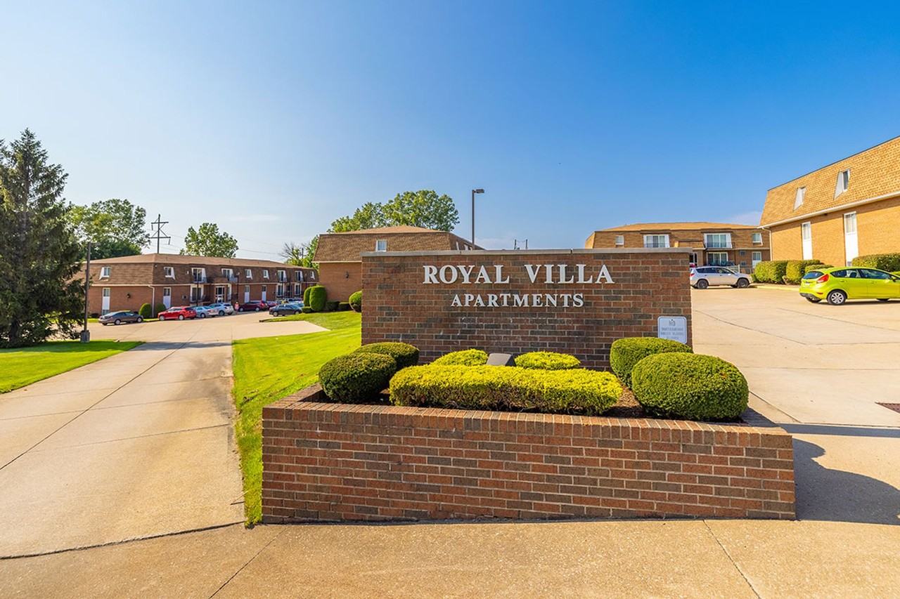 Royal Villa Apartments - Photo 3 of 21