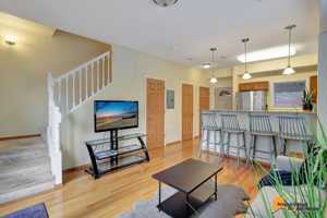 featured image of 221 W 13th Ave
