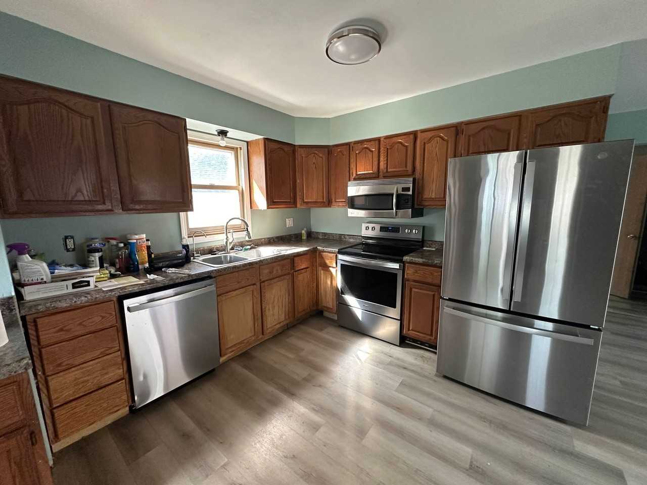 208 Maple St - Photo 3 of 17