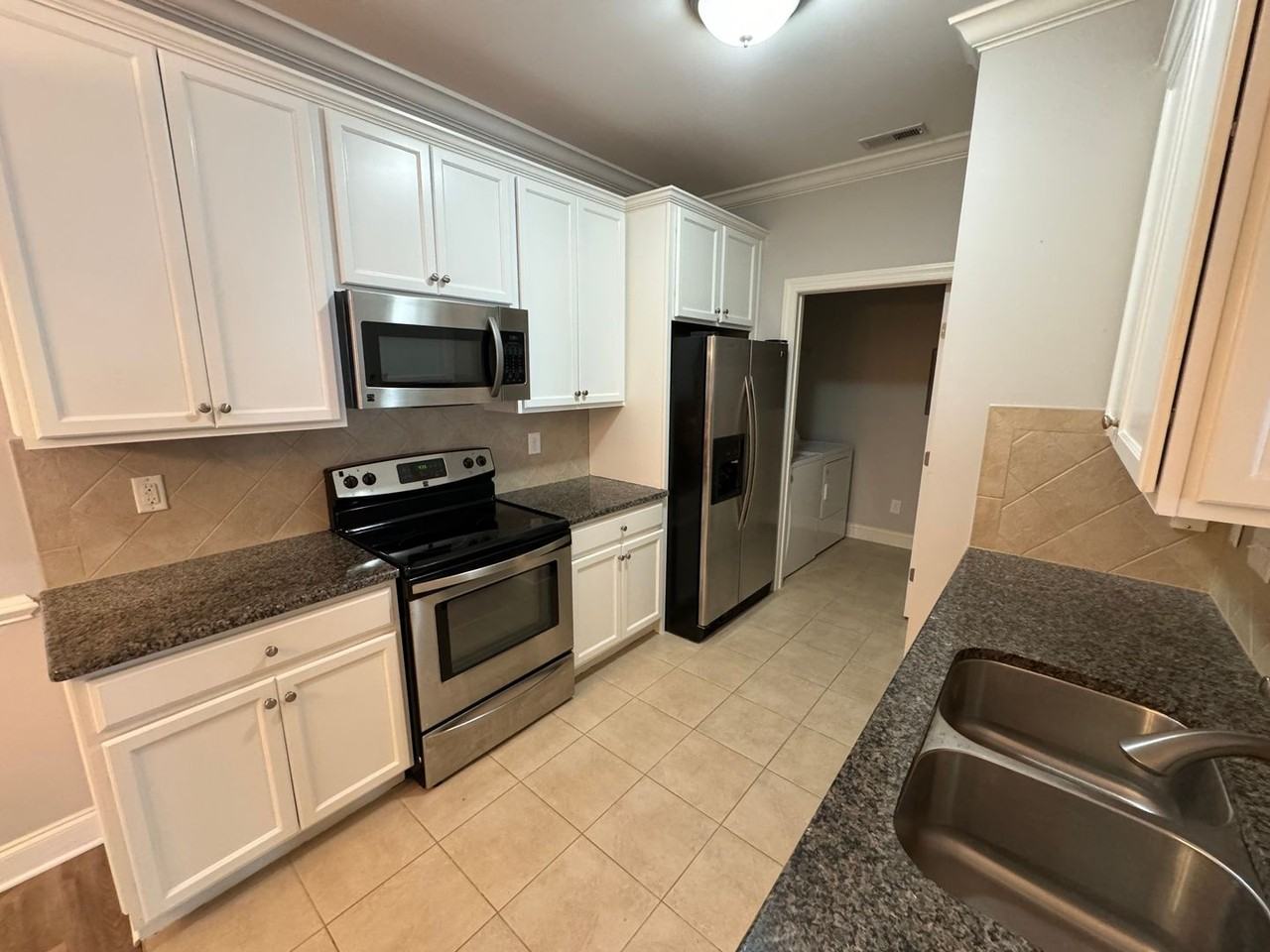 321 Gallery Dr - Photo 4 of 8