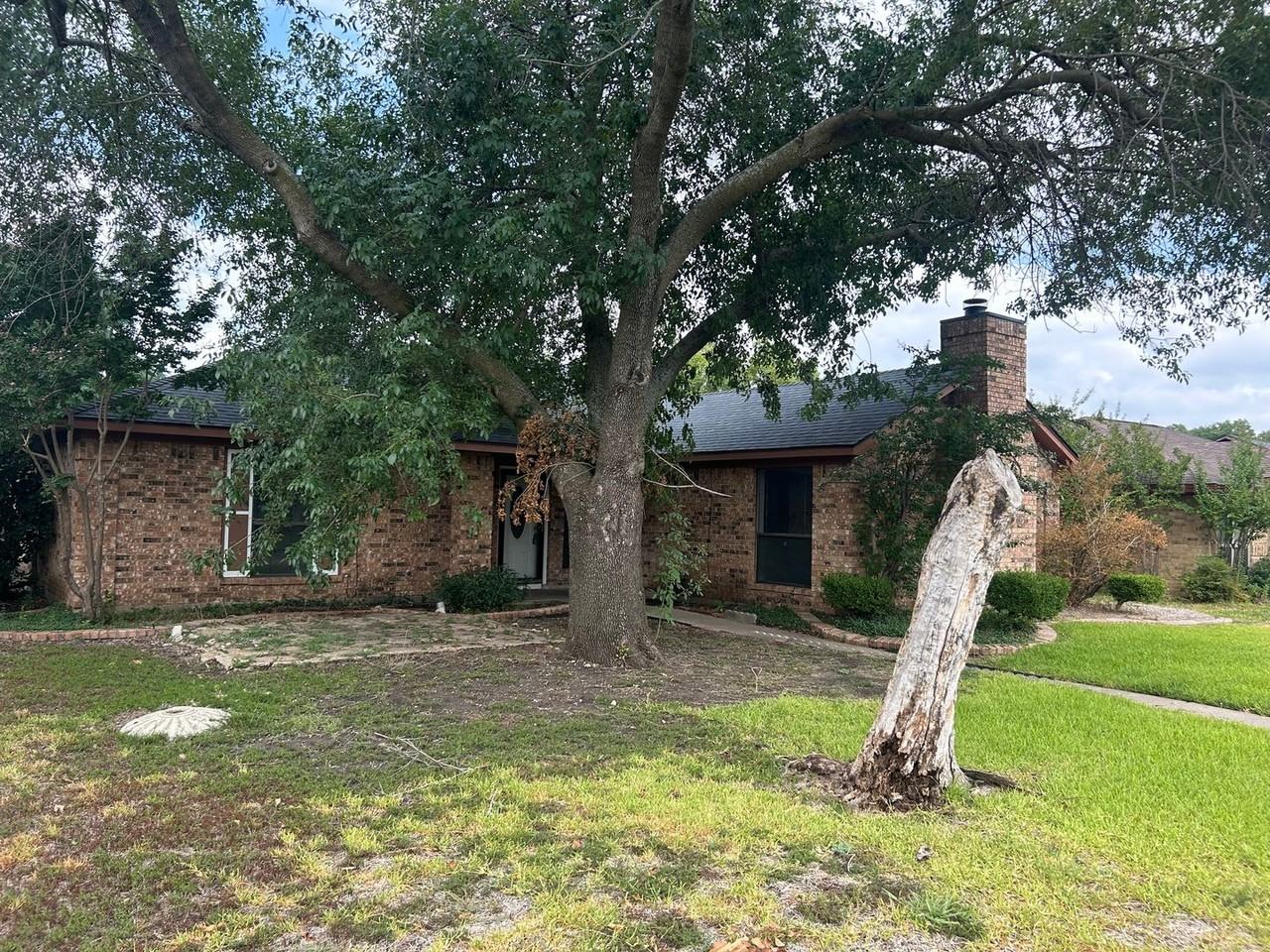 2521 Dillon Dr - Photo 3 of 11