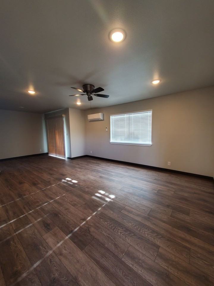 JJL-655 - Photo 3 of 18