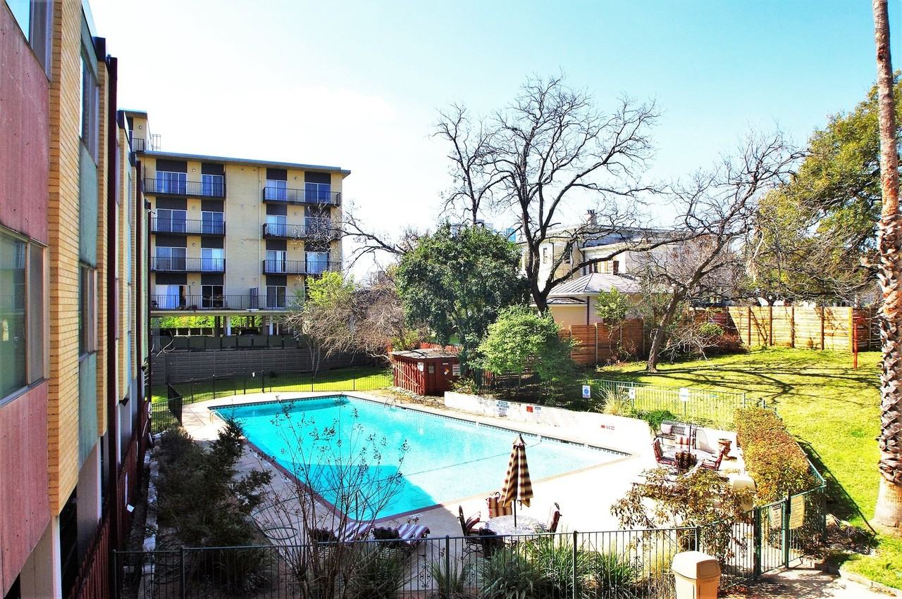 Fabulous landmark Downtown Austin property! Great downtown neighborhood! - Photo 6 of 24