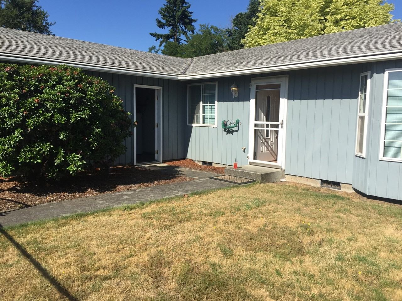 4105 126th Place Northeast - Photo 2 of 12