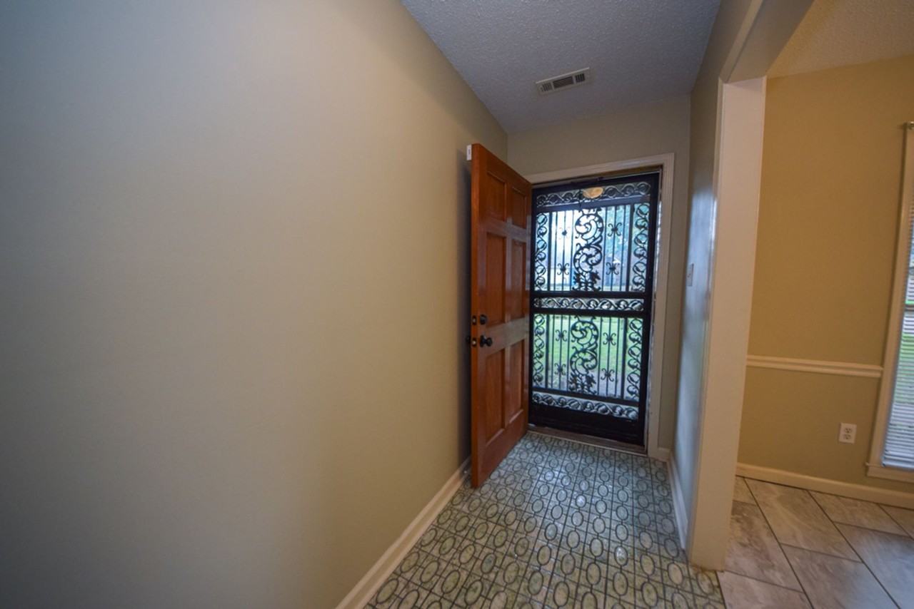 5846 Bobbitt Dr - Photo 3 of 27