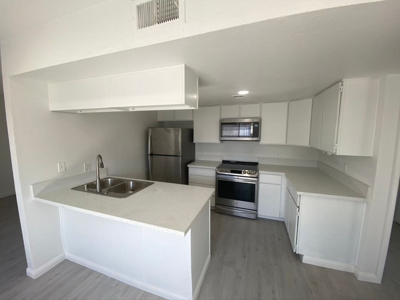 Stewart 4225 - Photo 3 of 10