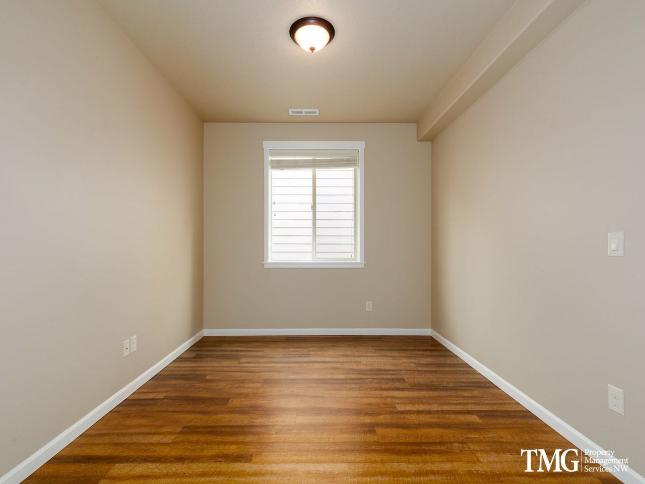 8223 Ne 20th St - Photo 6 of 19