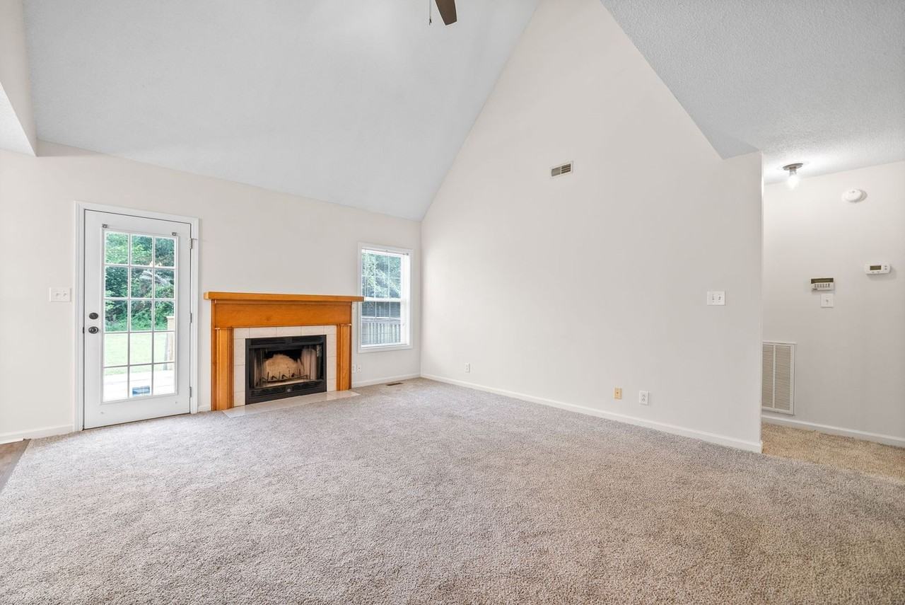 3437 Eastwood Dr - Photo 5 of 34
