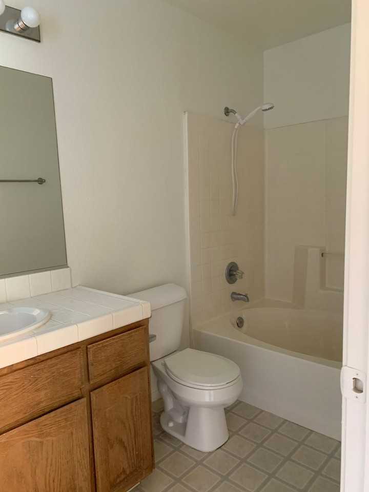 1341 Spring Ct - Photo 4 of 6