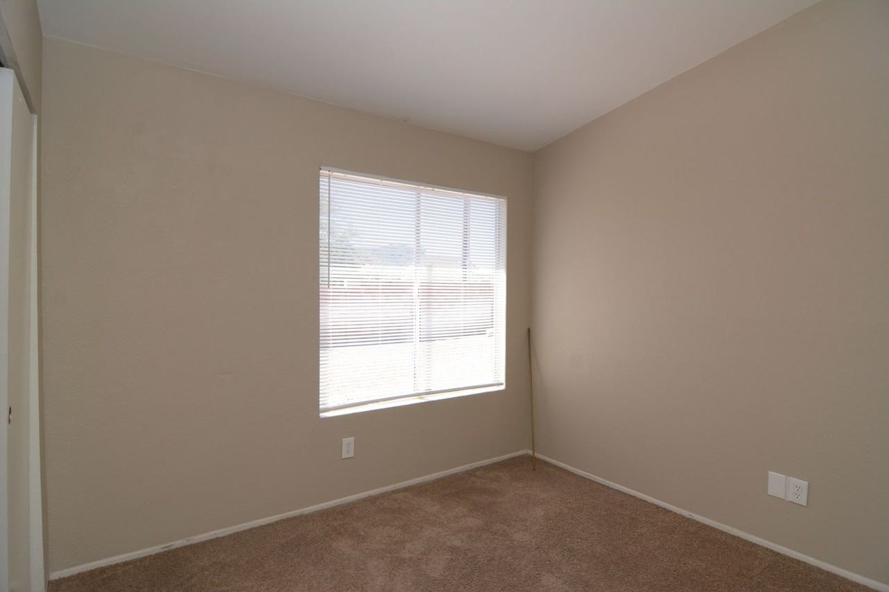 3261 W Avenida Destino - Photo 7 of 21