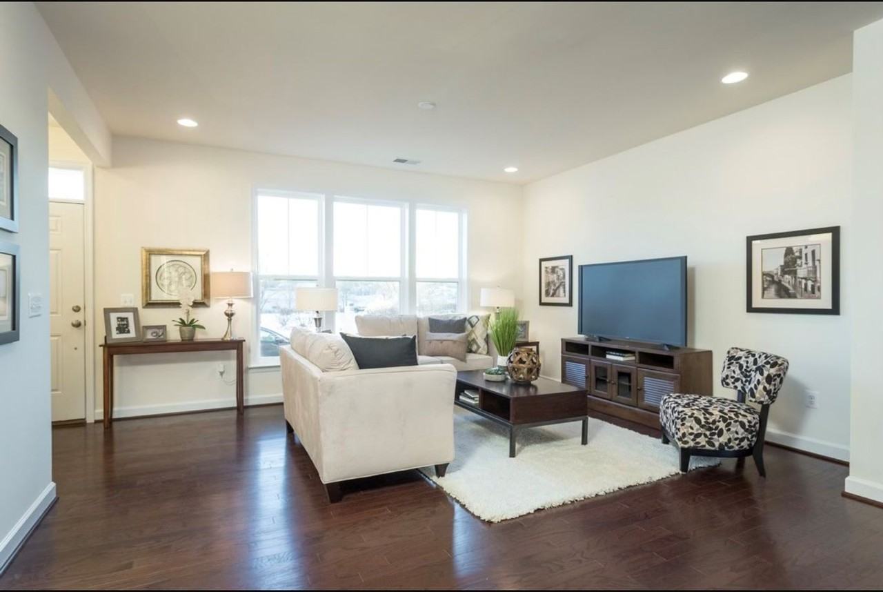 253 Council St - Photo 7 of 18