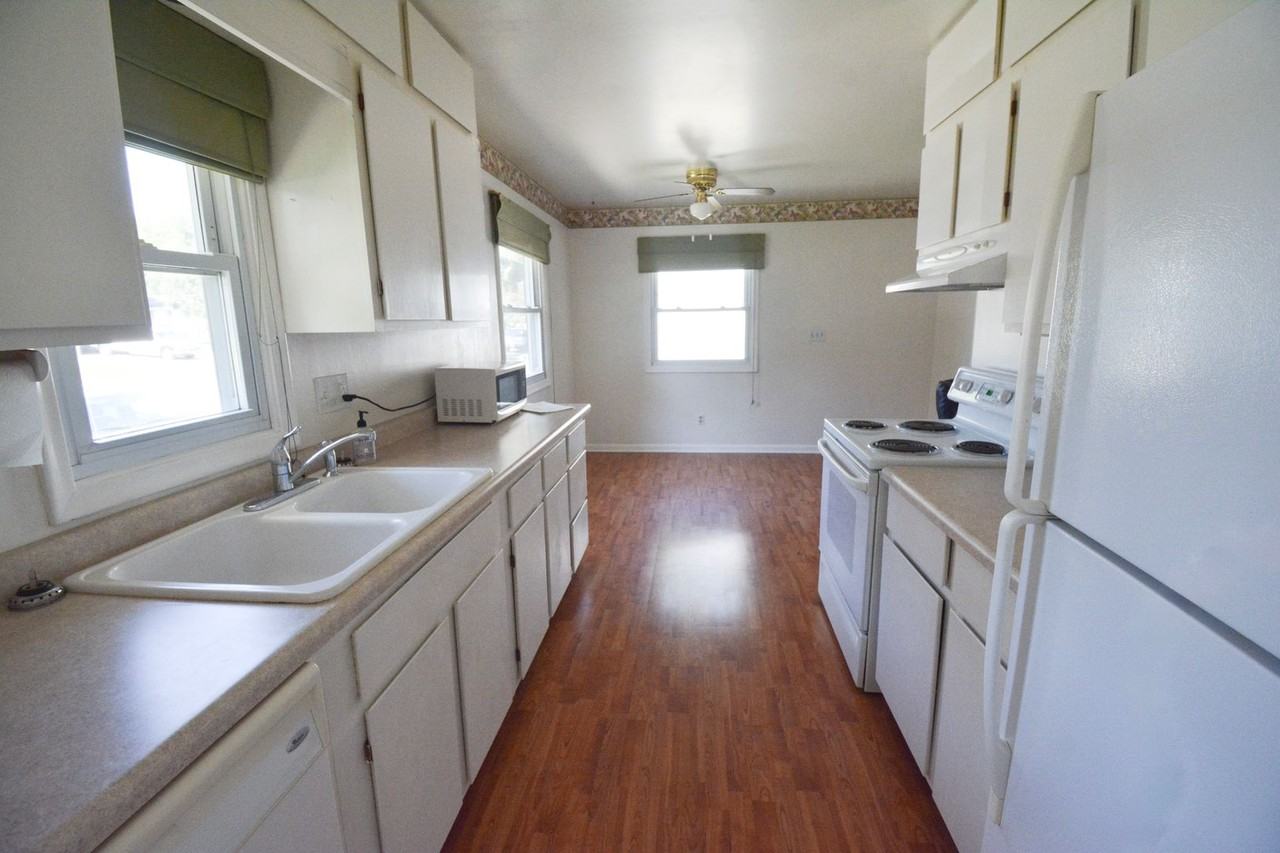 172 37th Ave Nw - Photo 3 of 21
