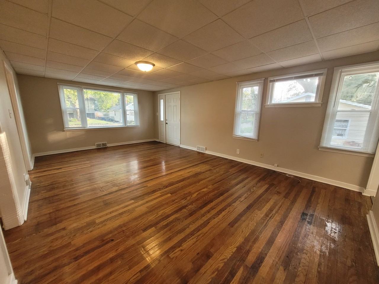 1112 Geil Ave - Photo 2 of 15