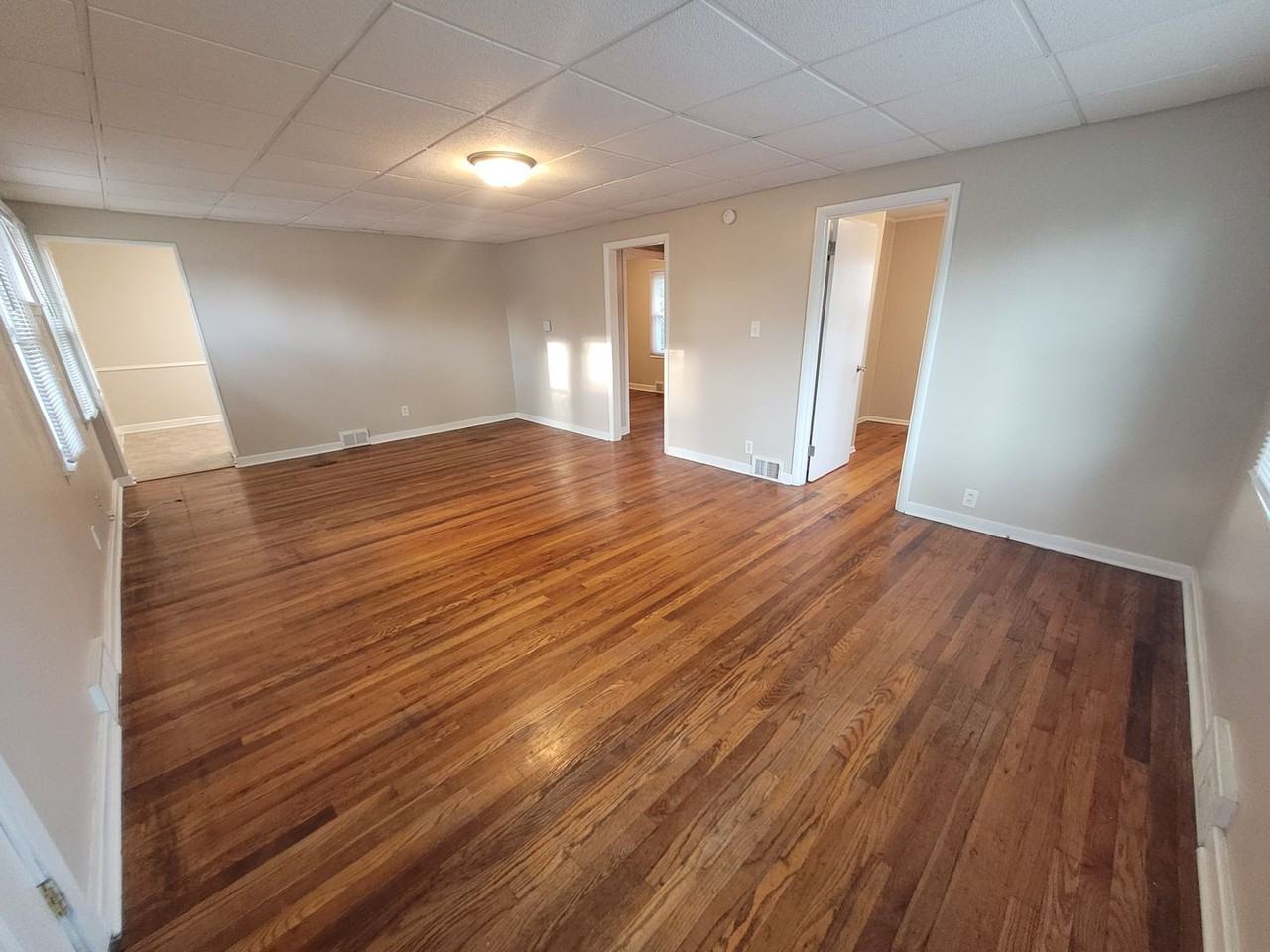 1112 Geil Ave - Photo 4 of 15