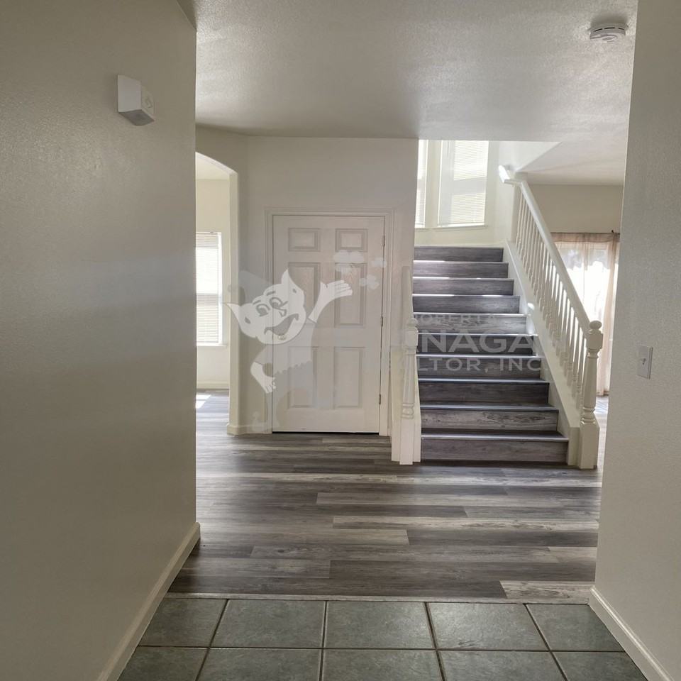 2103 Kennedy Ct - Photo 2 of 8