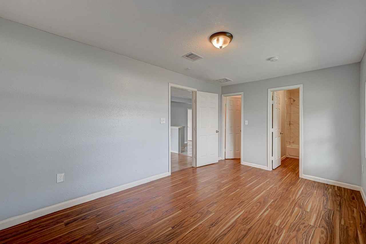 3406 Saint Benedict St - Photo 4 of 10