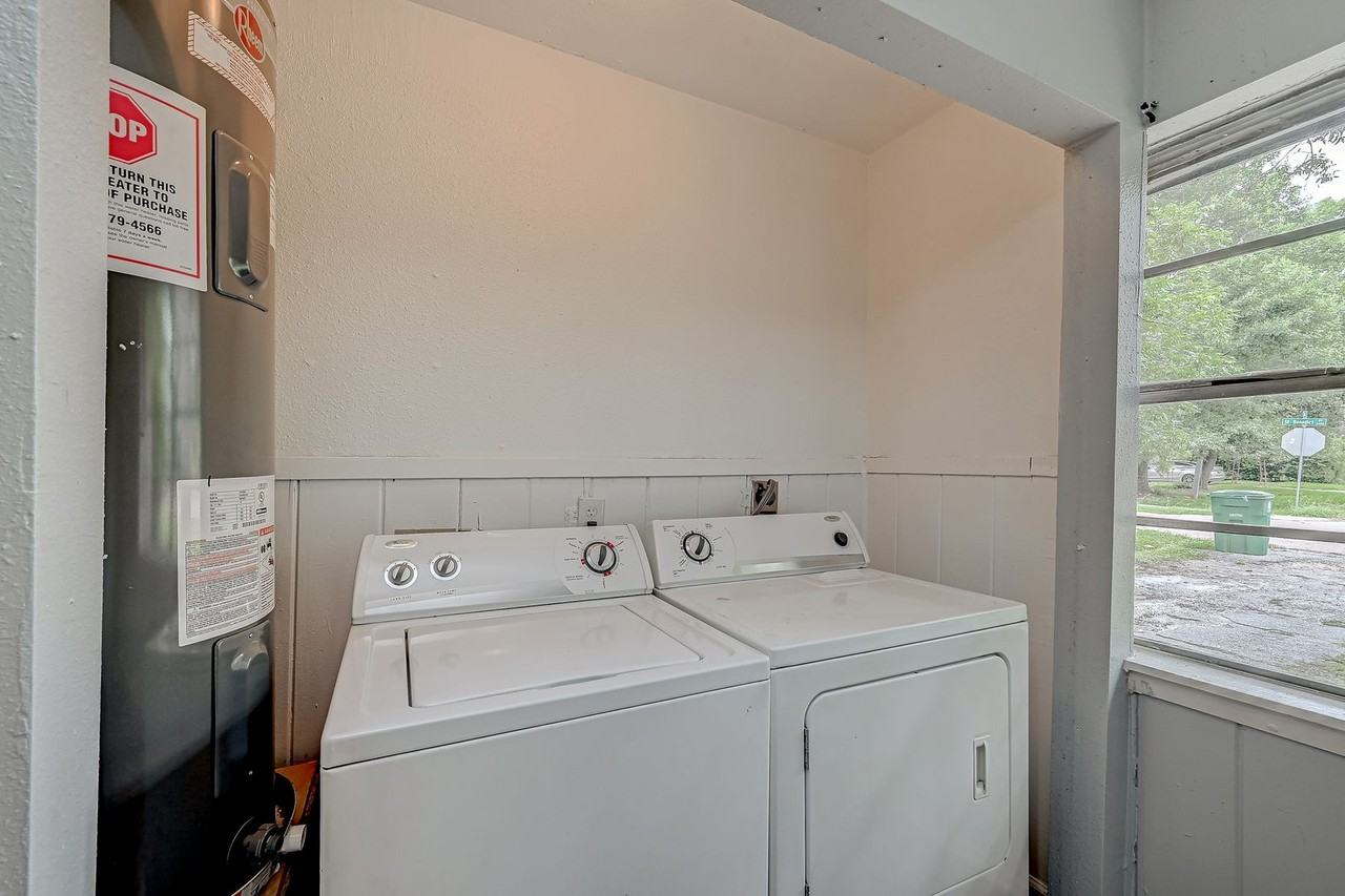 3406 Saint Benedict St - Photo 6 of 10