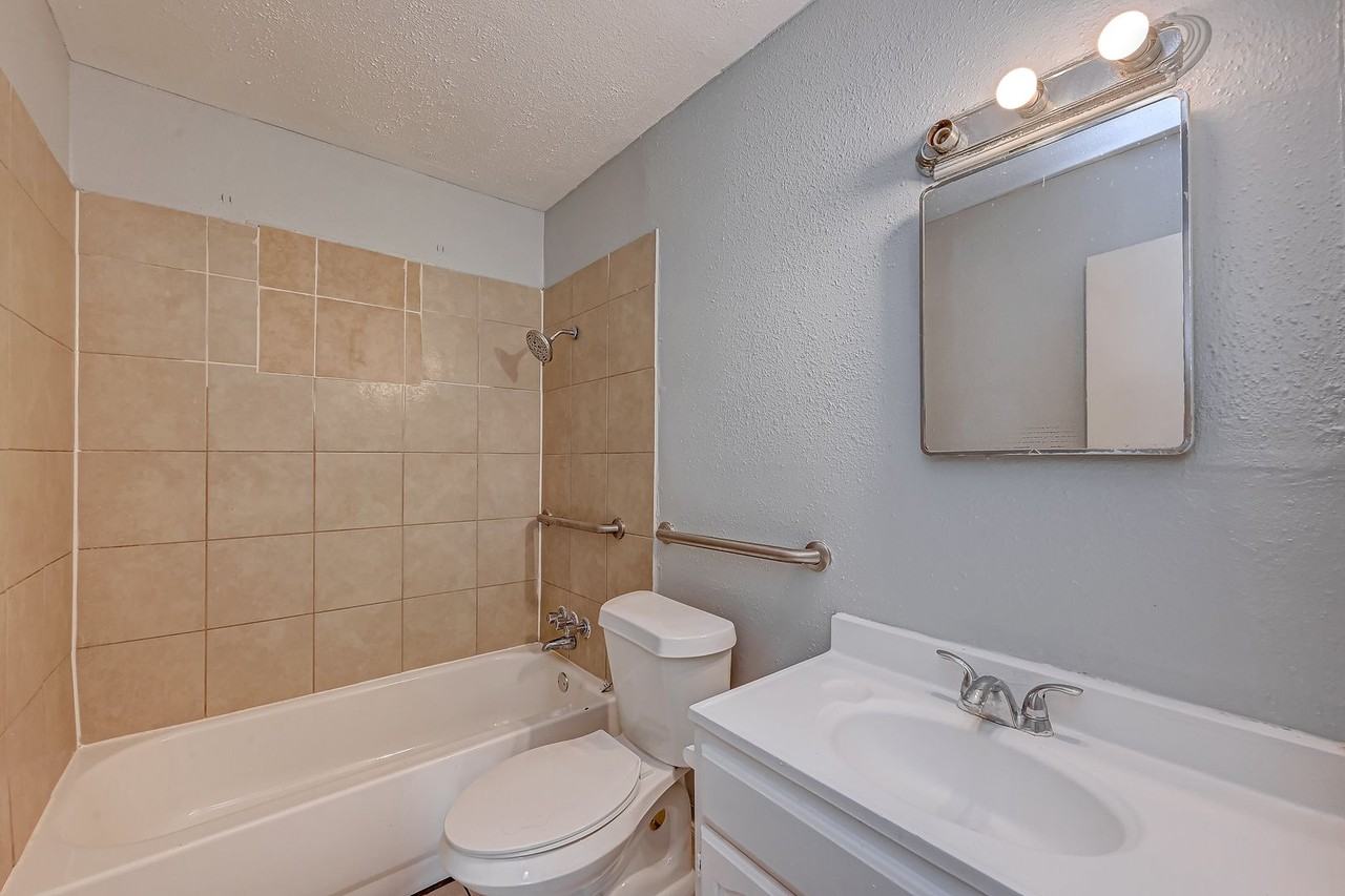 3406 Saint Benedict St - Photo 7 of 10