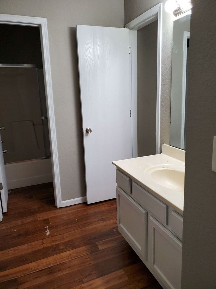 115 Cambridge Meadows Dr - Photo 3 of 4