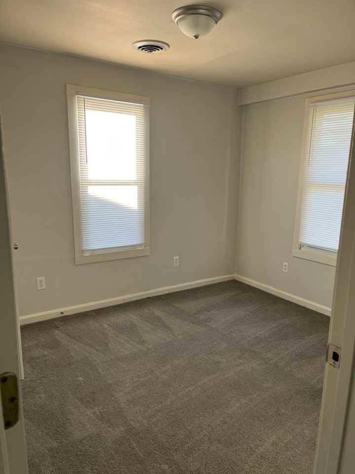 2322 Pollack Ave - Photo 4 of 23