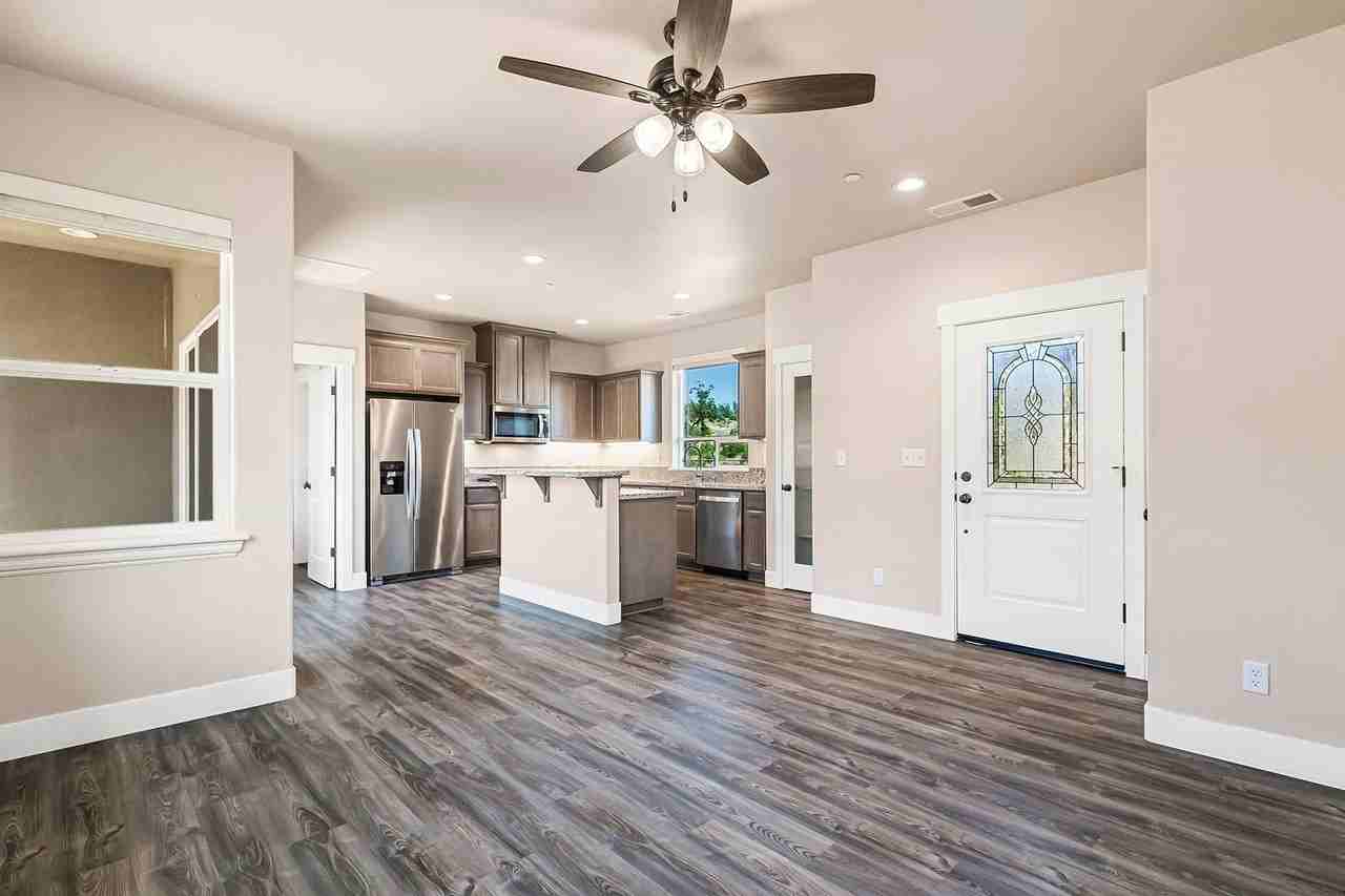 569 Valstream Dr - Photo 6 of 16
