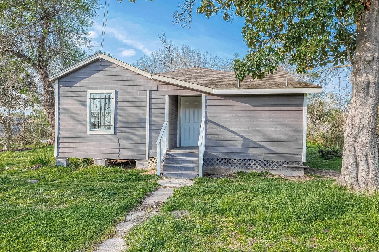 7301 Bywood St - Photo 2 of 10